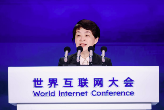 中兴通讯董事长方榕：加强数智筑基，有助于AI进阶